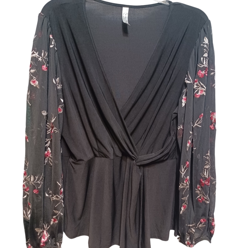 Perception concept top size xlarge black floral mesh sleeves boho fairy Whimsica